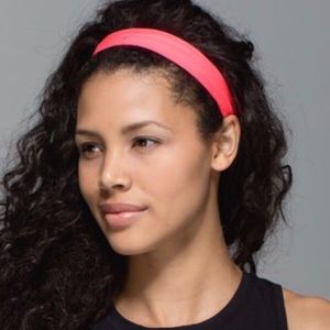 Lululemon Fly Away Tamer Headband